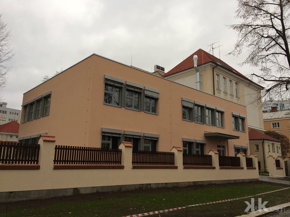 ZŠ Hálkova Olomouc, venkovní žaluzie Z 90