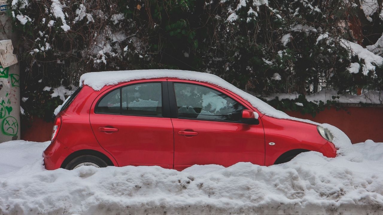Stojí vaše auto venku? Možná mu zbytečně zkracujete život
